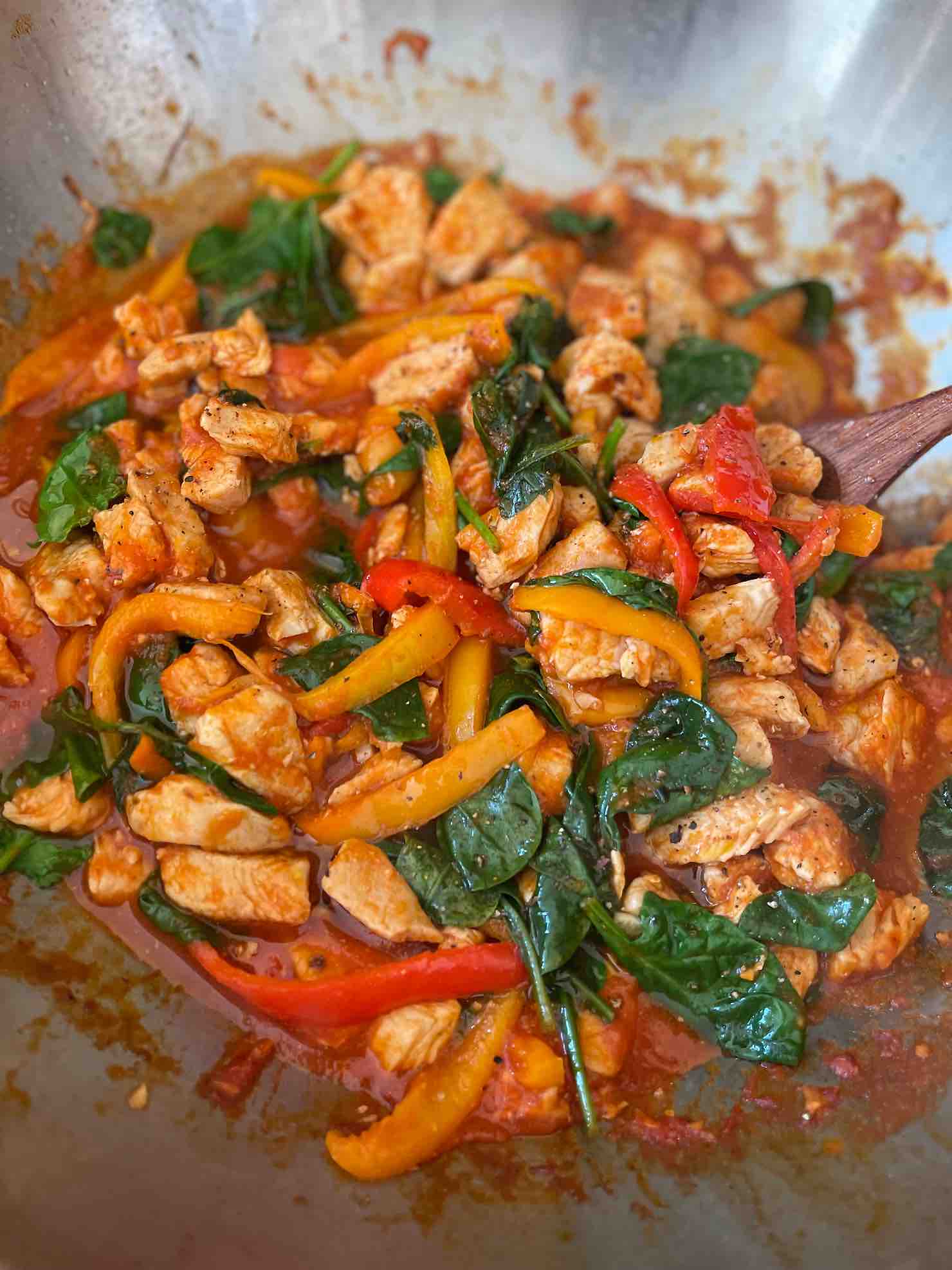 Creamy spinach and pepper chicken.