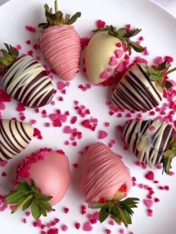 15-Minute Easy Chocolate-Covered Strawberries