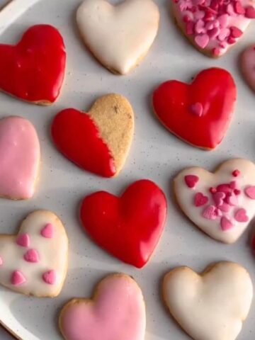 Valentine's Day Iced Shortbread Cookies