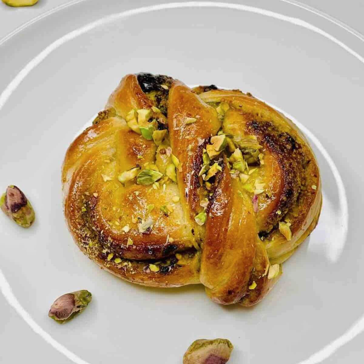 Pistachio Babka Buns