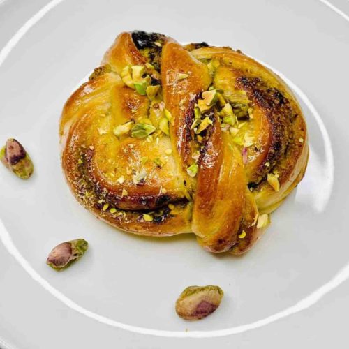 Pistachio babka buns