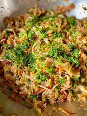 Few people cook cabbage like this! A cabbage pasta recipe!