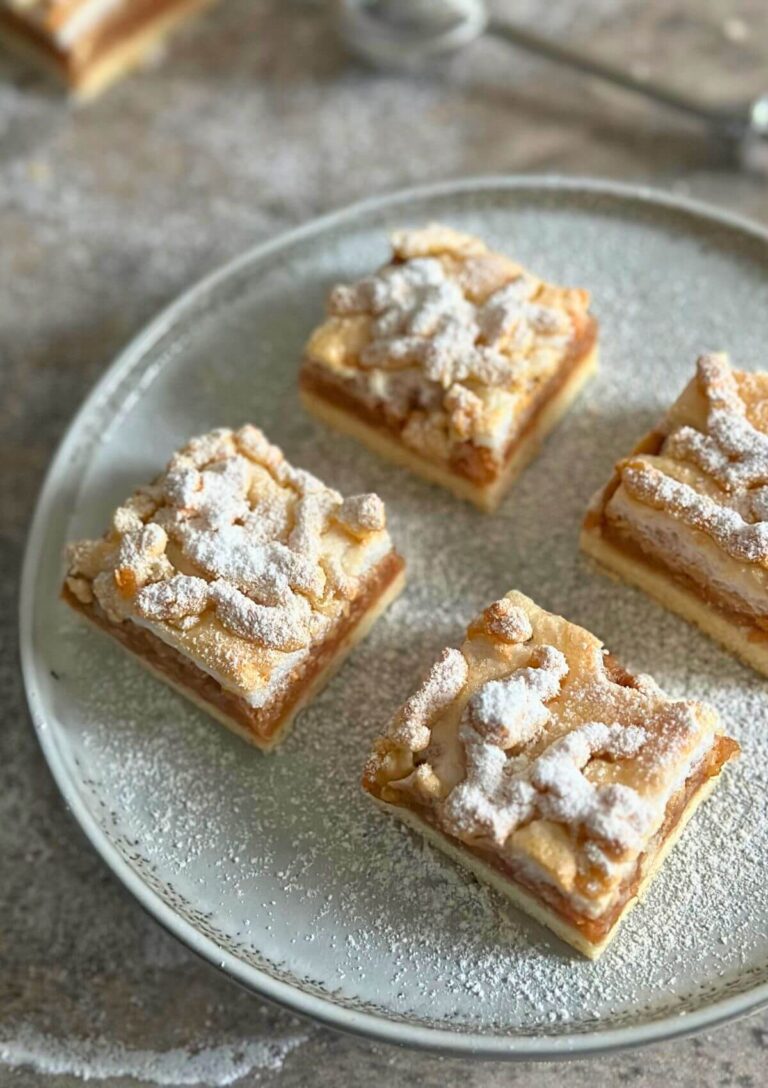 Thread Crumbles Apple Crumble Bars - more apples than crumble - JoinYourLife4U