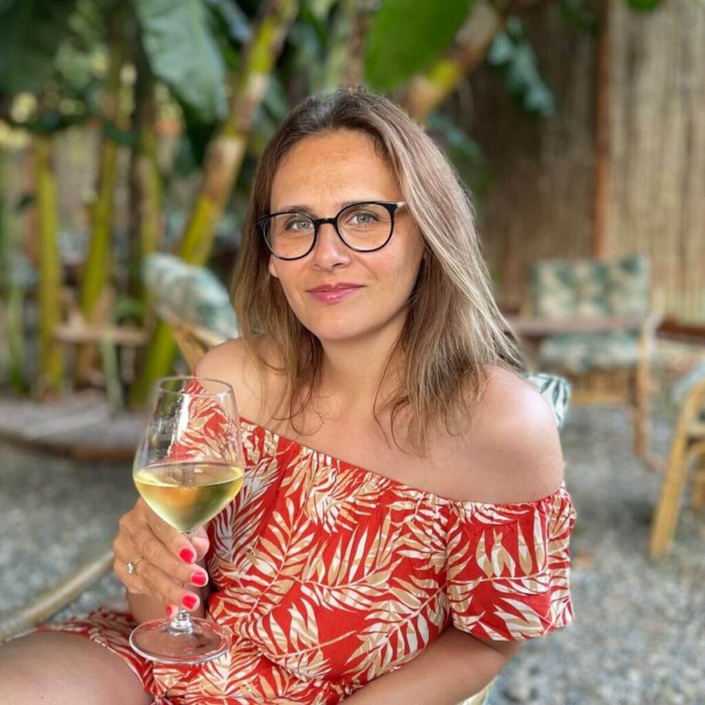 Claudia, owner of JoinYourLife4u food blog, showcasing her delicious recipes.