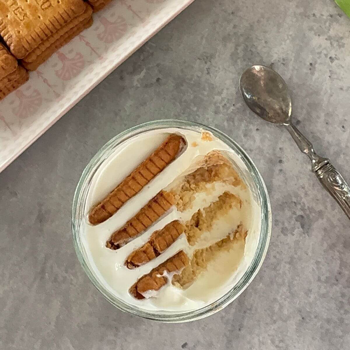 Viral Japanese cheesecake in a glass jar with biscuits and Greek yogurt.