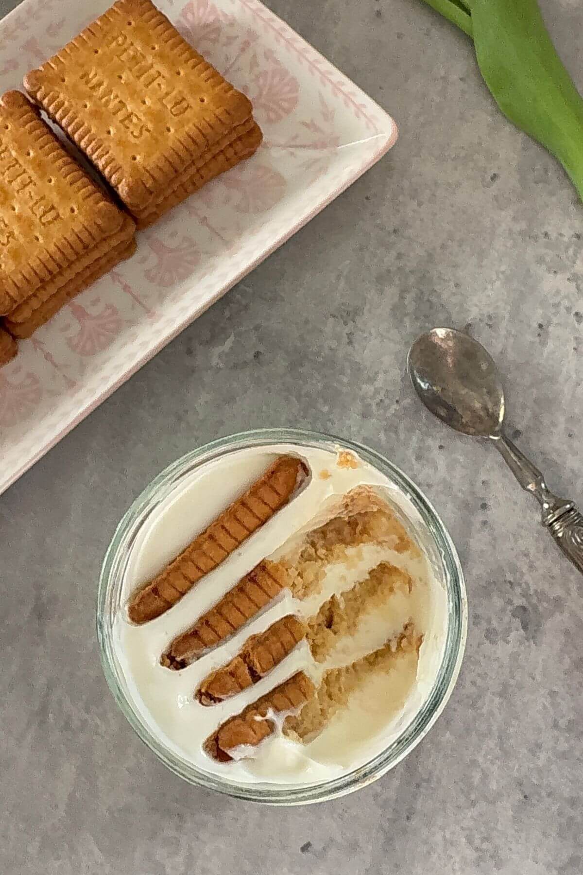 Viral Japanese cheesecake in a glass jar with biscuits and Greek yogurt.